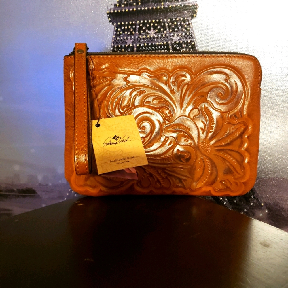 Patricia Nash Cassini Wristlet (P34986)